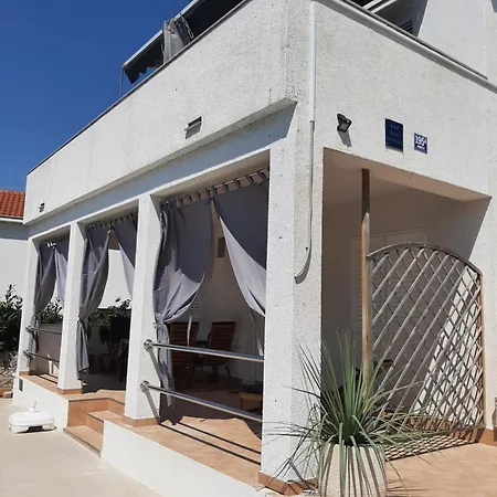 Daire Sea Ya - Two Apartments House With Heated Pool - 150M From Beach