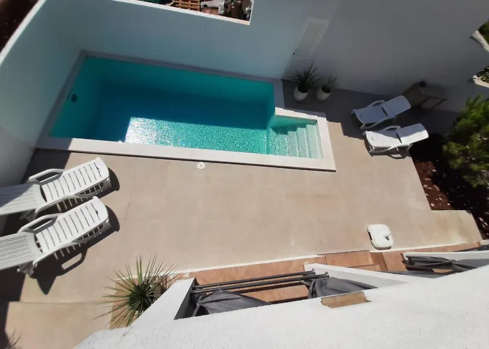 Sea Ya - Two Apartments House With Heated Pool - 150M From Beach